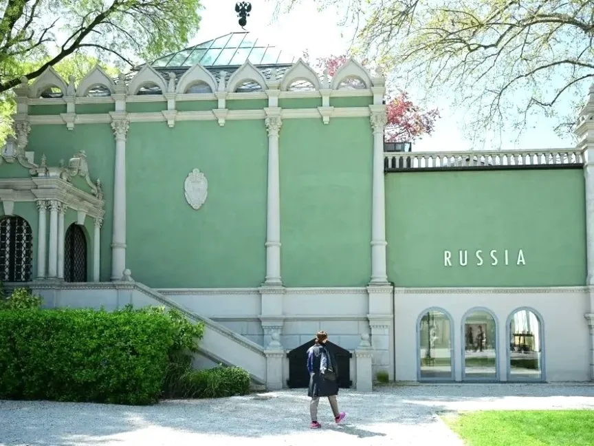 روسيا تعود إلى بينالي البندقية وسط استنكار أوروربي