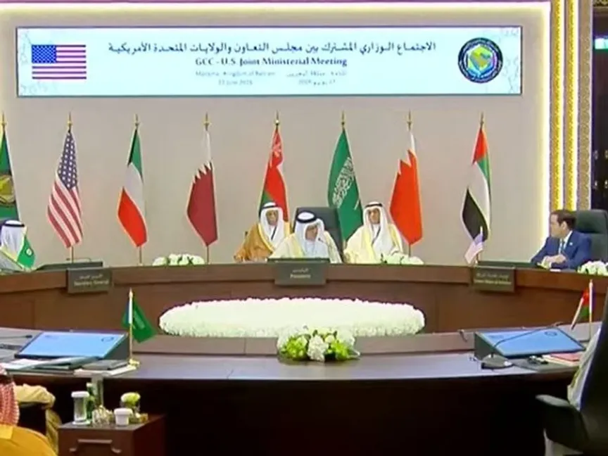 وزير خارجية البحرين يدعو إيران لاحترام مذكرة التفاهم.. وروبيو: هرمز ليس ملكاً لأحد