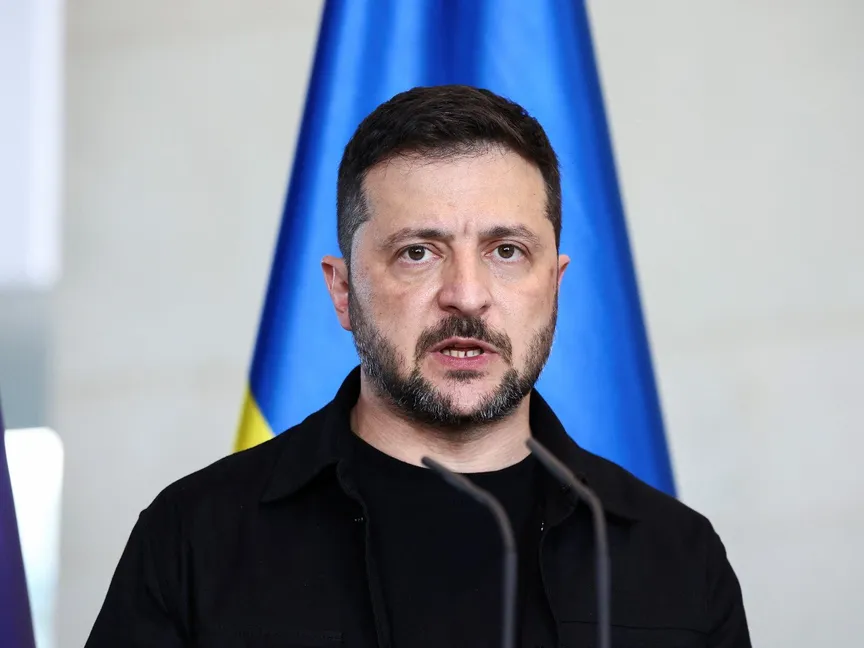 الرئيس الأوكراني فولوديمير زيلينسكي خلال مؤتمر صحافي في برلين. 13 أغسطس 2025 - Reuters