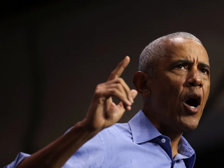 بعد ضجة كبيرة.. أوباما يوضح حقيقة "التواصل مع الكائنات الفضائية"