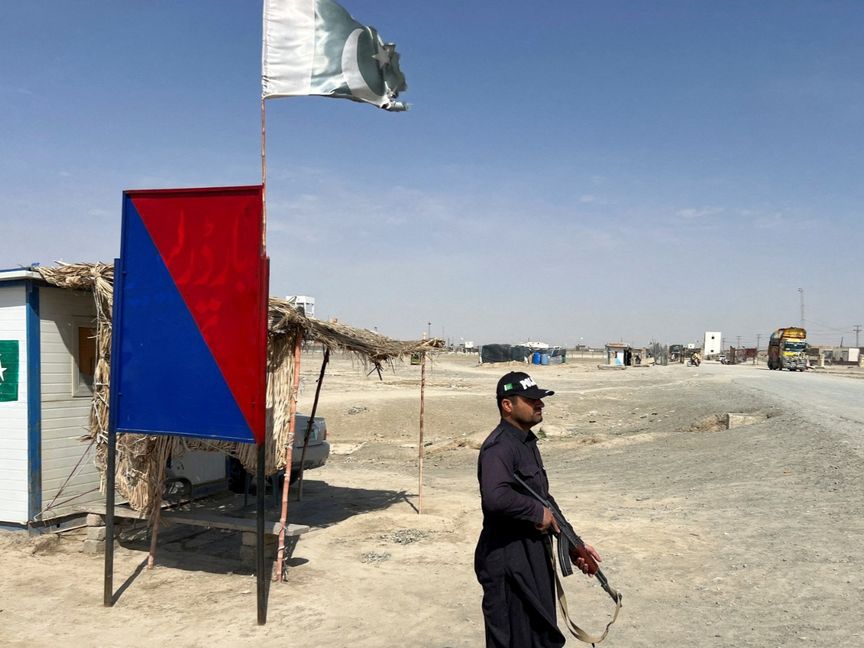 تبادل السيطرة والاتهامات.. إلى أين تتجه الحرب بين باكستان وأفغانستان؟