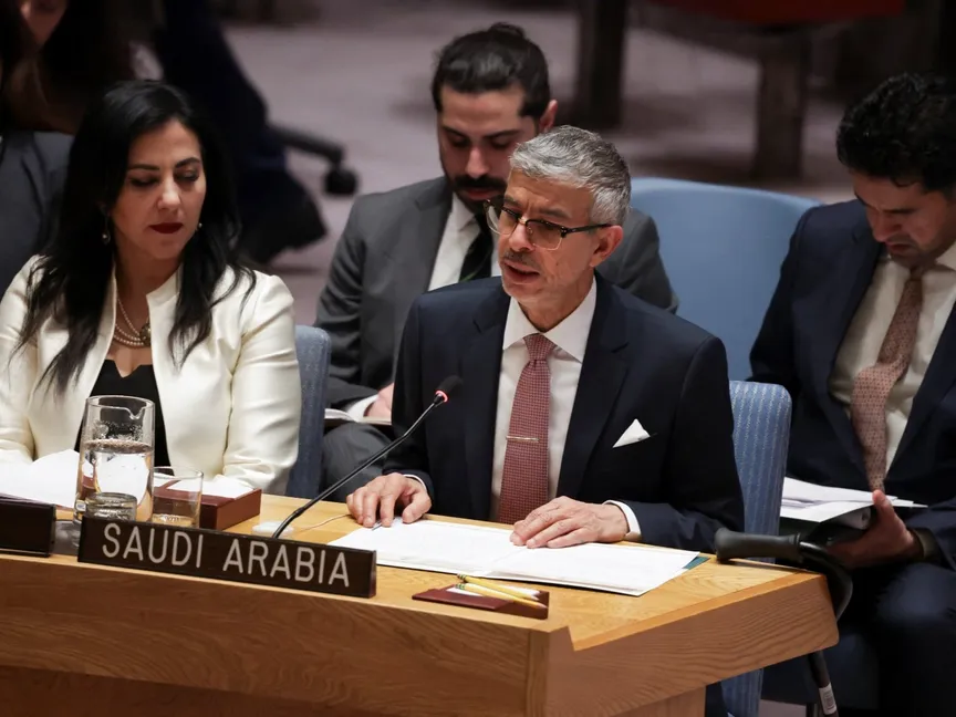المندوب السعودي الدائم لدى الأمم المتحدة عبدالعزيز الواصل في جلسة سابقة لمجلس الأمن. 18 فبراير 2026 - REUTERS