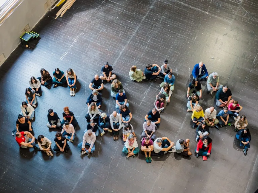 مسرح "لا بيرجولا" في فلورنسا يرفع رسالة سلام من أجل غزة