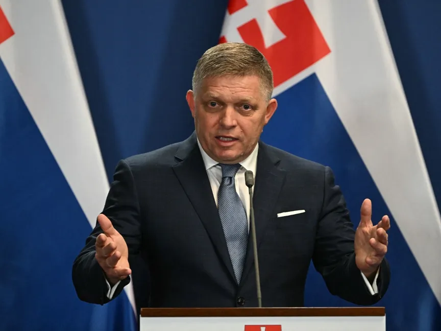 رئيس وزراء سلوفاكيا روبرت فيتسو يتحدث خلال مؤتمر صحافي في بودابست. 16 يناير 2024 - AFP