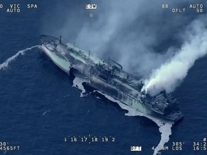 صورة متداولة عبر وسائل التواصل للناقلة "أركتيك ميتاجاس" غرقت في المياه الواقعة بين ليبيا ومالطا. 3 مارس 2026