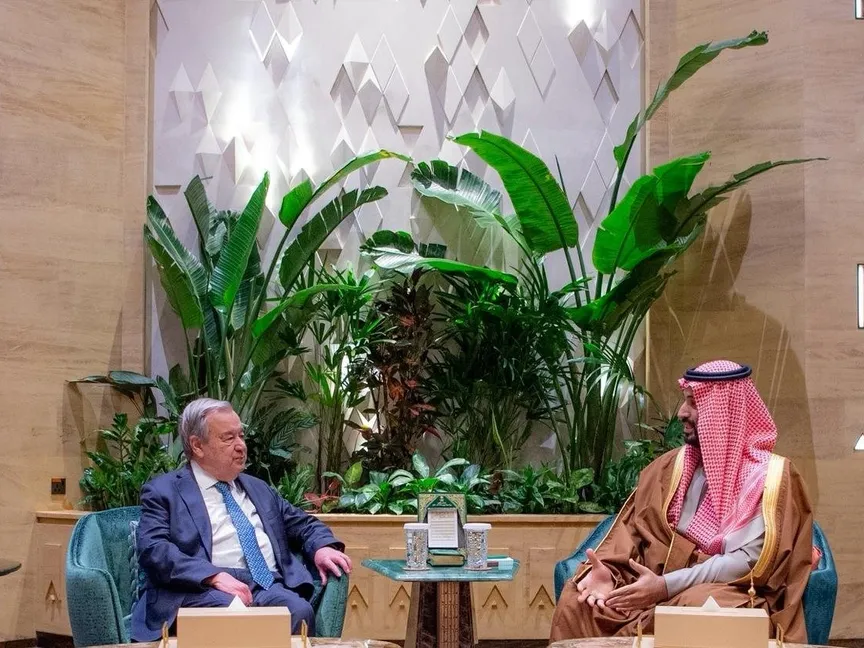 ولي العهد السعودي الأمير محمد بن سلمان يلتقي الأمين العام للأمم المتحدة أنطونيو جوتيريش في قصر اليمامة بالرياض، 10 ديسمبر 2025 - واس
