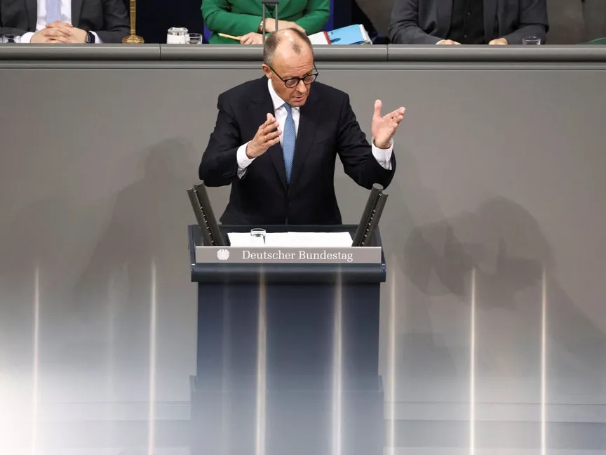 المستشار الألماني فريدريش ميرتس يتحدث أمام البرلمان الألماني، برلين، 26 نوفمبر 2025 - REUTERS