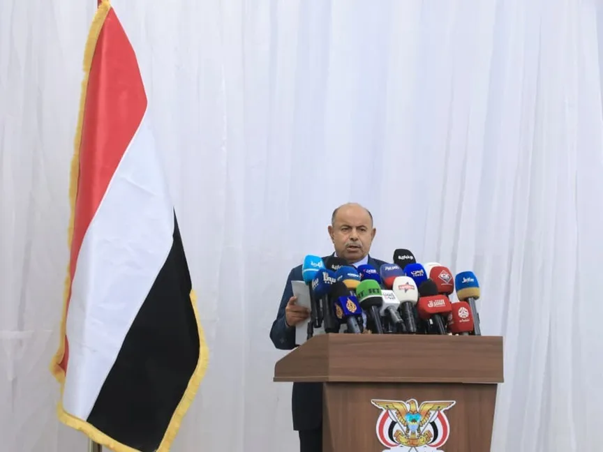 عضو مجلس القيادة الرئاسي اليمني محافظ حضرموت سالم الخنبشي خلال مؤتمر صحافي في مدينة المكلا. 19 يناير 2026 - وكالة الأنباء اليمنية (سبأ)