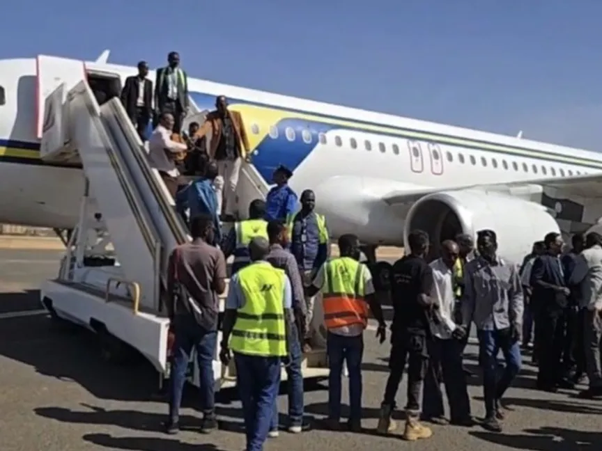 مطار الخرطوم يستقبل أول رحلة للخطوط السودانية منذ اندلاع الحرب
