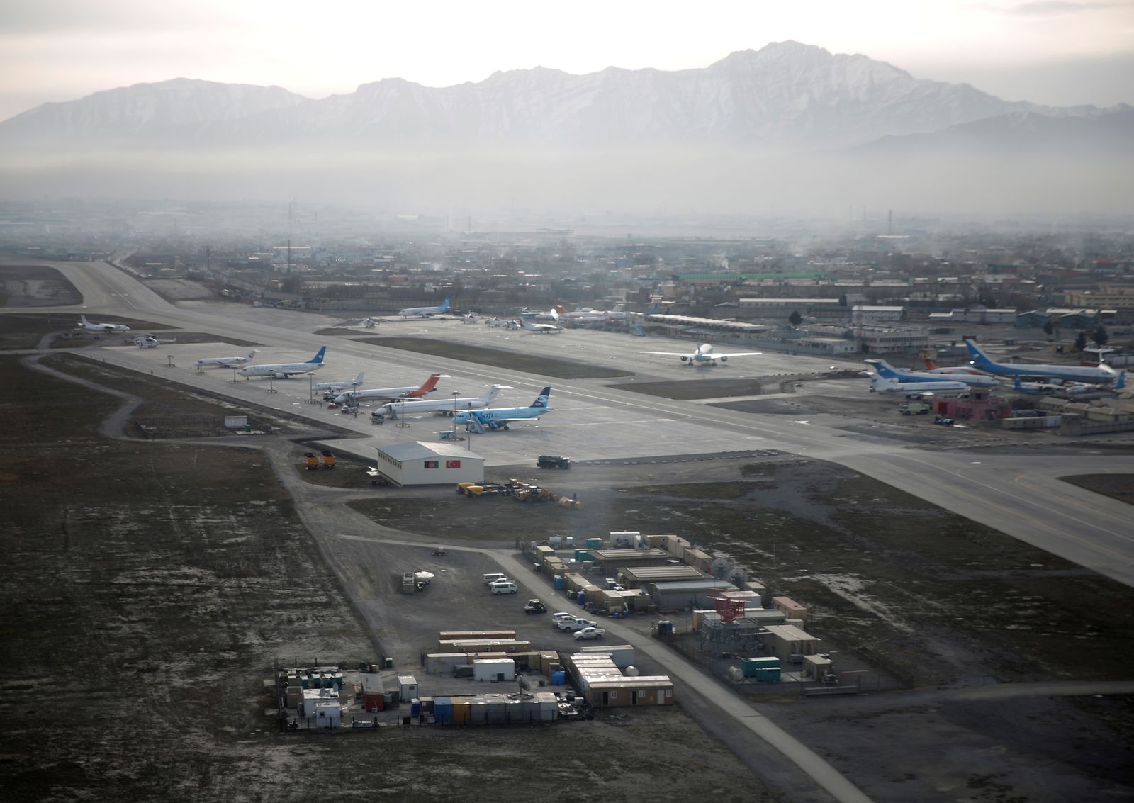 صورة جوية لمطار كابول - 11 فبراير 2016 - REUTERS