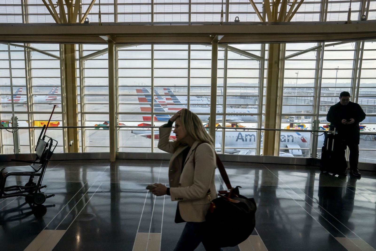 US Halts Flights Nationwide After Key FAA System Goes Down - Bloomberg