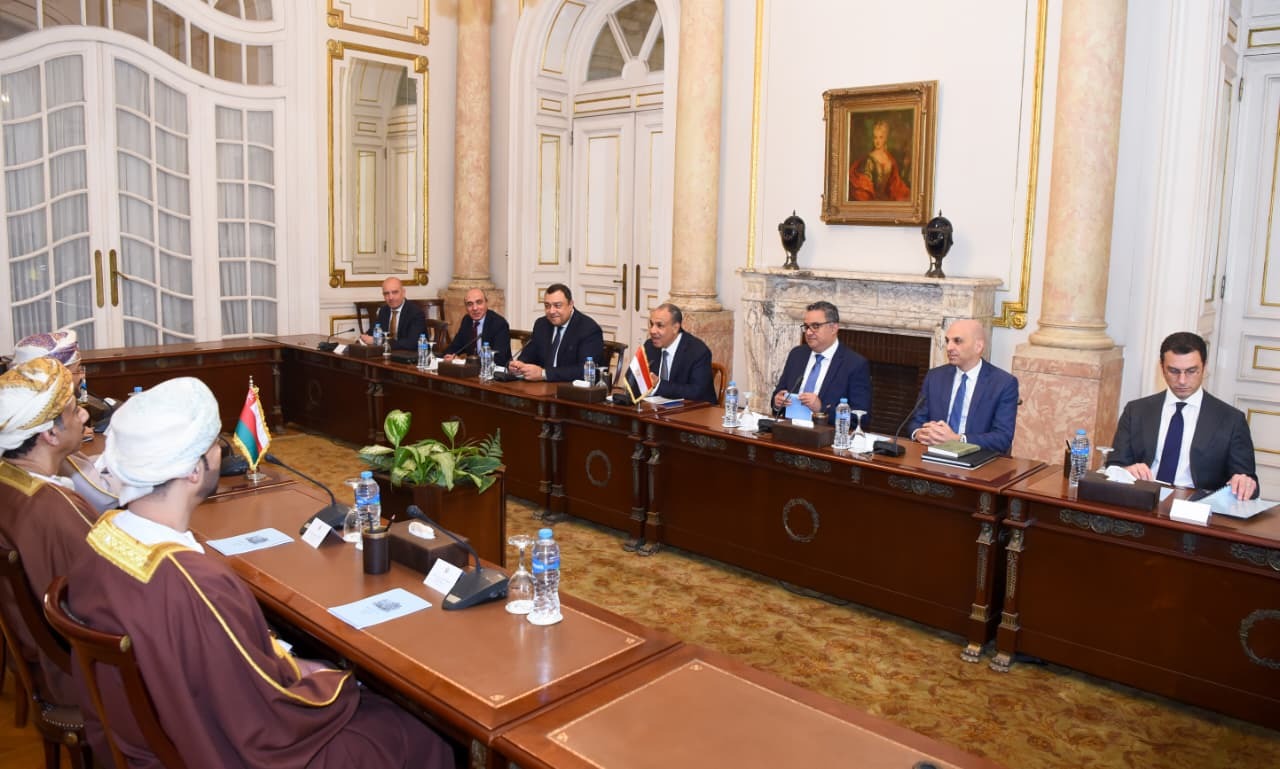 جانب من لقاء وزير الخارجية المصري بدر عبد العاطي ونظيره العماني بدر البوسعيدي في القاهرة. 7 يناير 2026