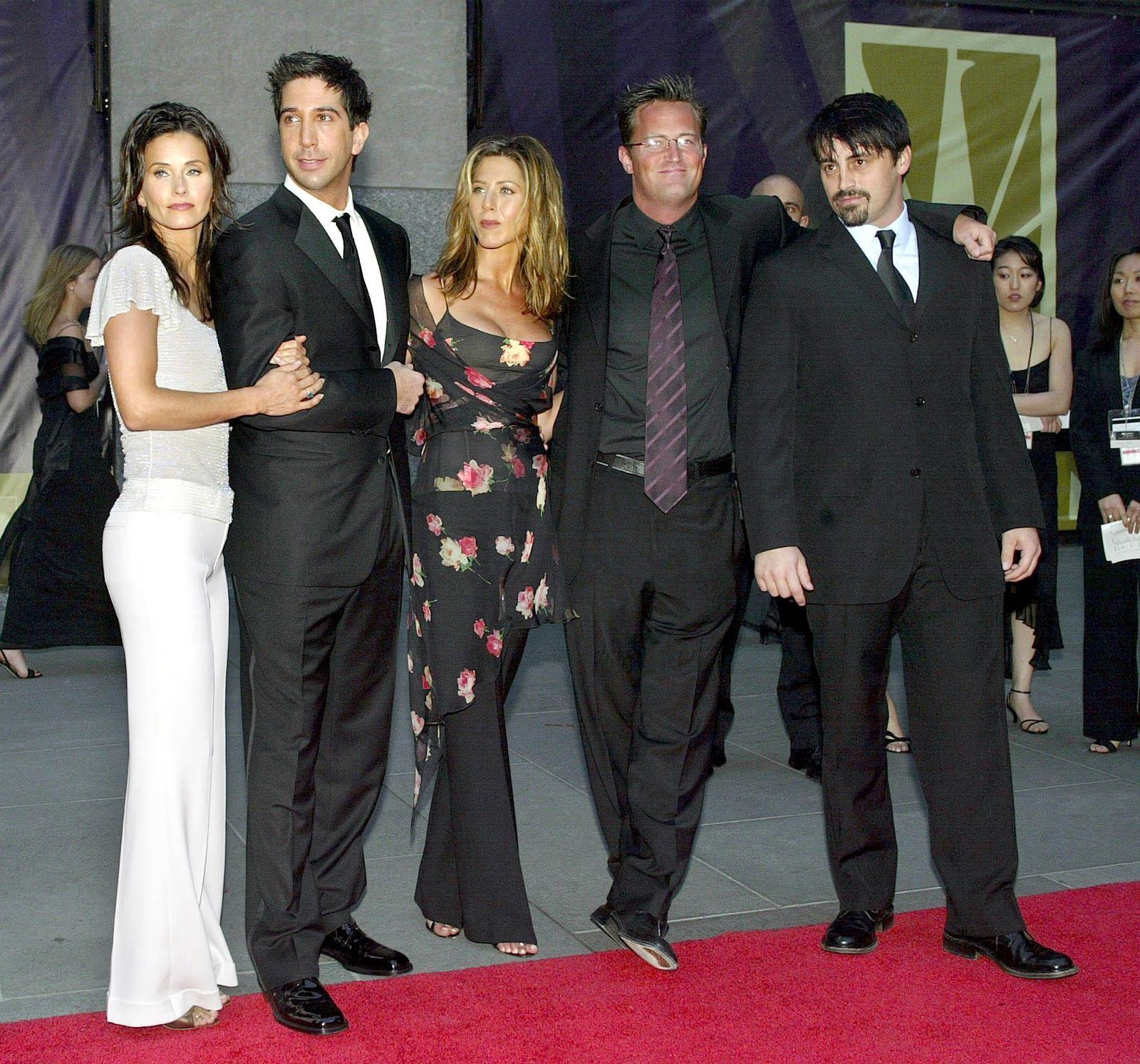 (FILES) Five of the six cast members of the show 'Friends' arrive at the NBC 75th Anniversary Special at Rockefeller Center in New York, 05 May 2002. The cast includes (L-R) Courtney Cox Arquette, David Schwimmer, Jennifer Aniston, Matthew Perry and Matt LeBlanc. The festivities celebrate America's first  AFP PHOTO/Doug KANTER. 'Friends' actor Matthew Perry dies aged 54 (Photo by DOUG KANTER / AFP)