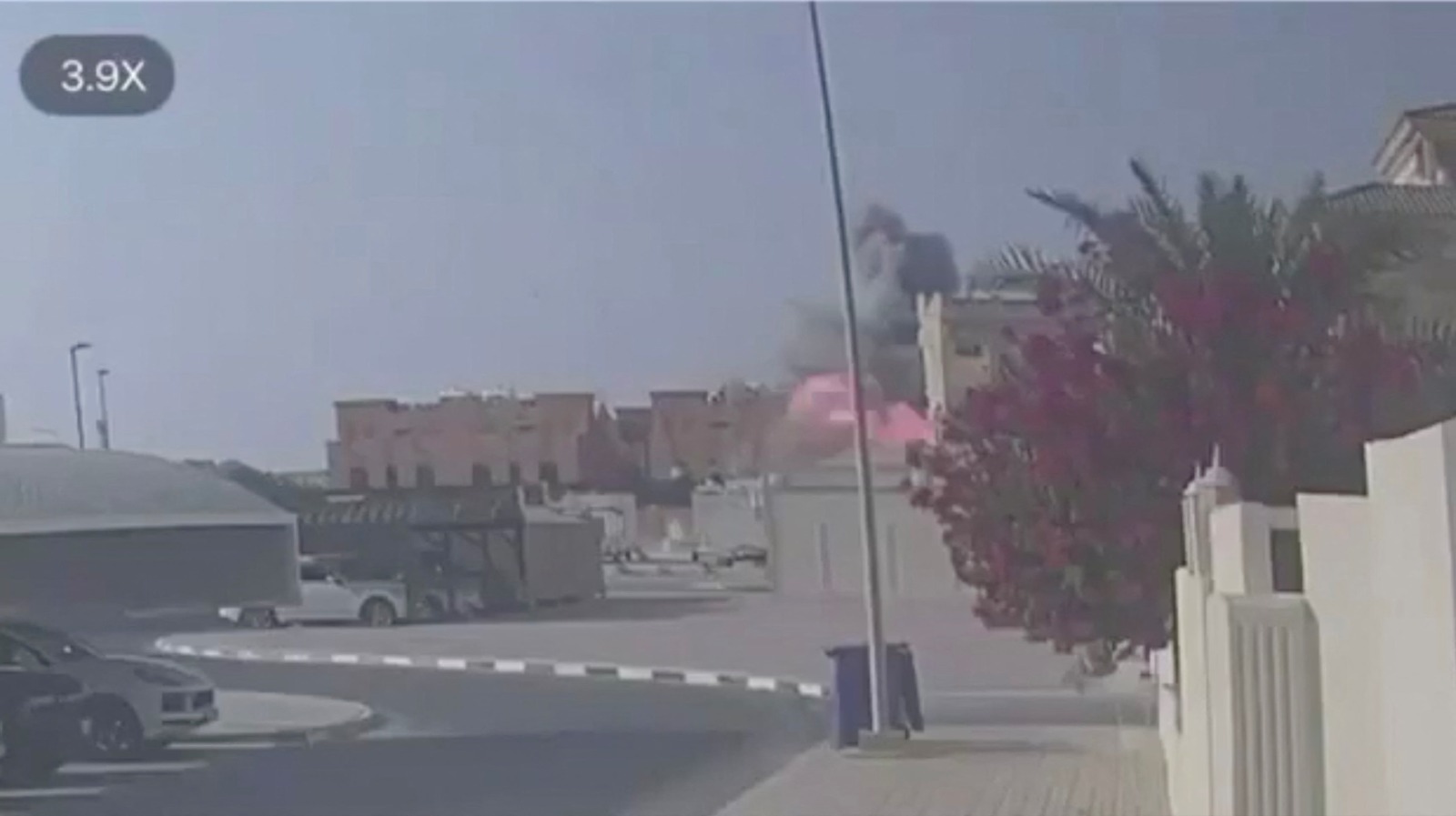 لقطات من كاميرات المراقبة تظهر الضربات الإسرائيلية على مقر اجتماع قادة حماس في العاصمة القطرية الدوحة. 9 سبتمبر 2025