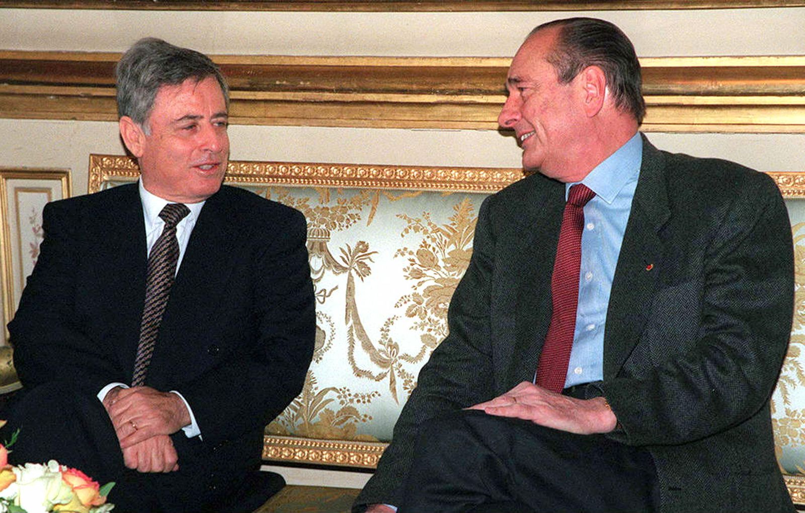 الرئيس الفرنسي الراحل جاك شيراك يلتقي عبد الحليم خدام نائب الرئيس السوري في قصر الإليزيه- 27 فبراير 1997 - X00510