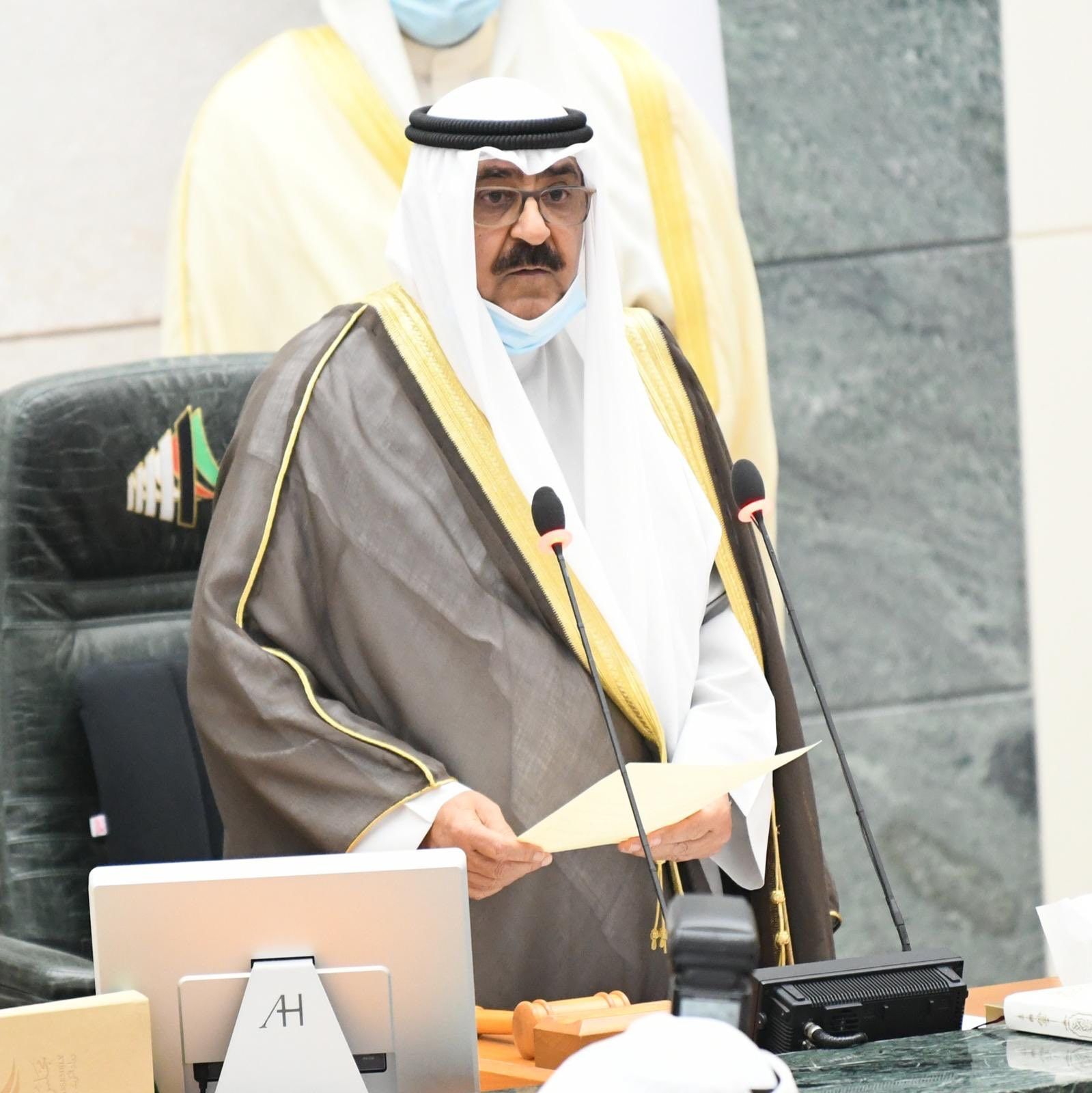 ولي العهد الكويتي في البرلمان خلال تأديته اليمين الدستورية - حساب مجلس الأمة على تويتر