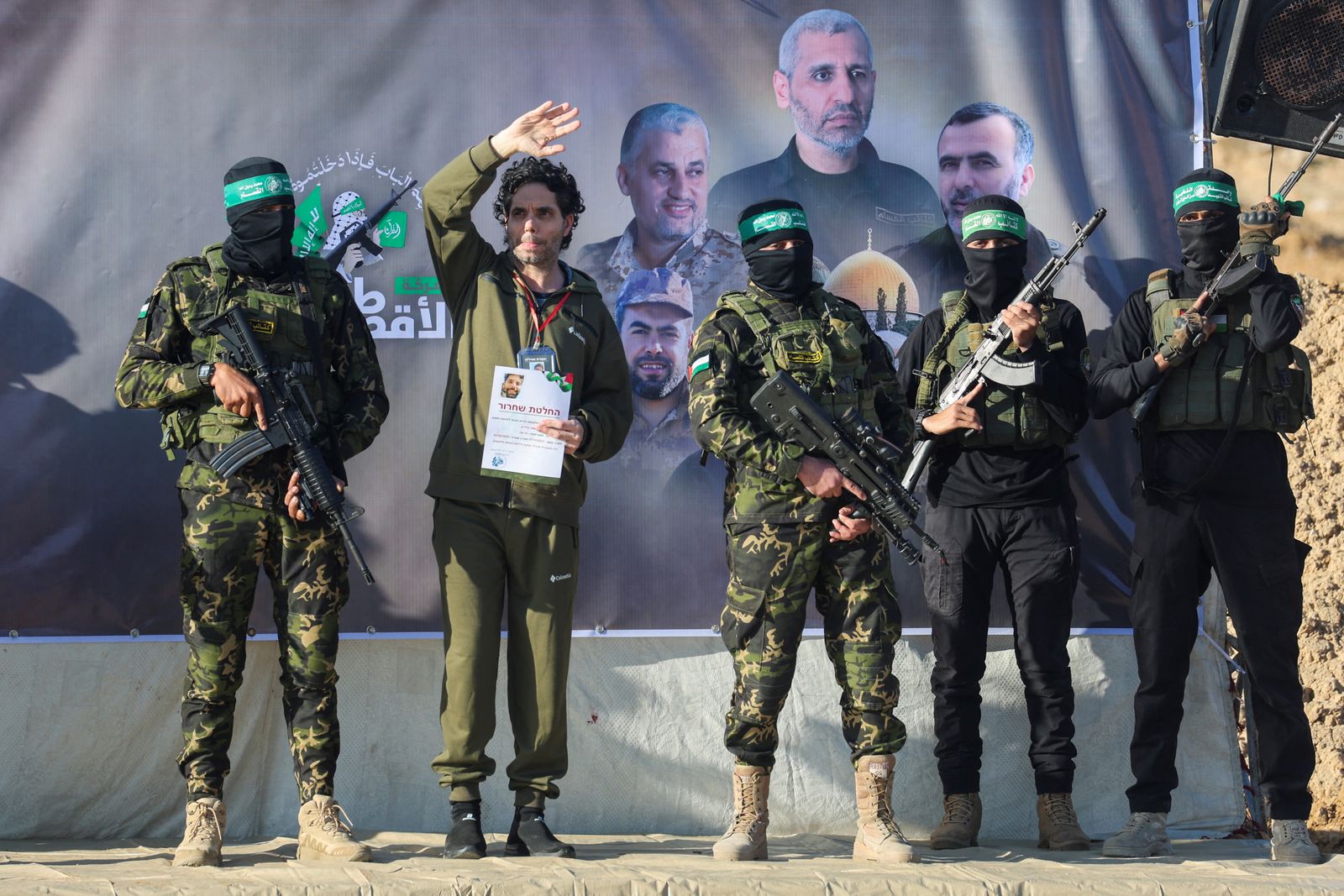 Ofer Kalderon, a hostage held in Gaza since the deadly October 7, 2023 attack, is released by Palestinian Hamas militants as part of a ceasefire and a hostages-prisoners swap deal between Hamas and Israel, in Khan Younis in the southern Gaza Strip, February 1, 2025. REUTERS/Ramadan Abed