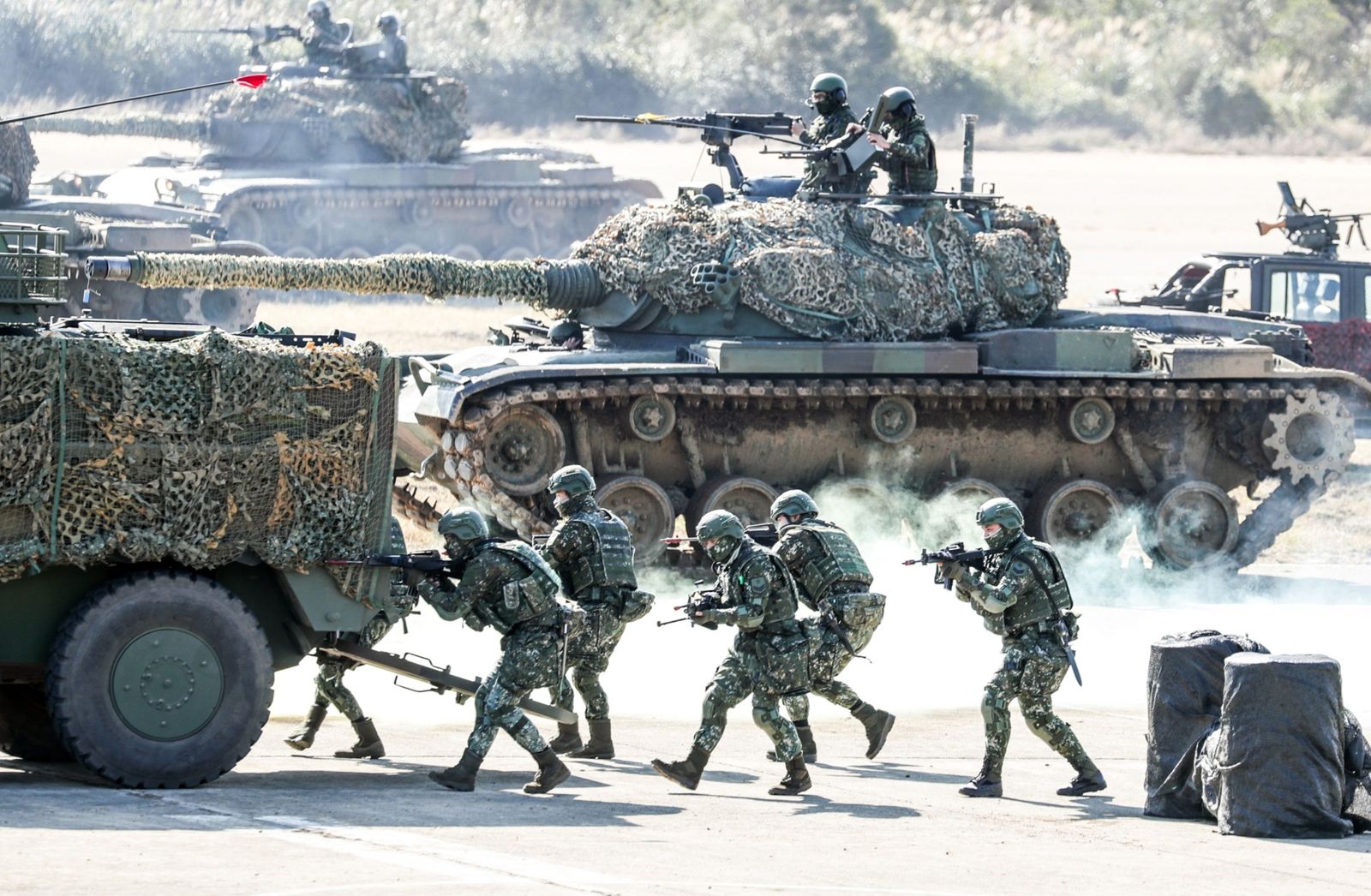 مناورات للجيش التايواني في مقاطعة هسينشو  - 19 يناير 2021 - Bloomberg