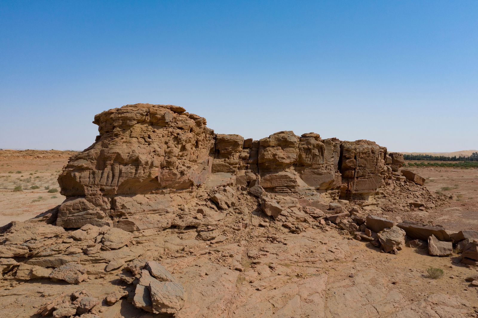 موقع الجمل شمال السعودية  - الشرق