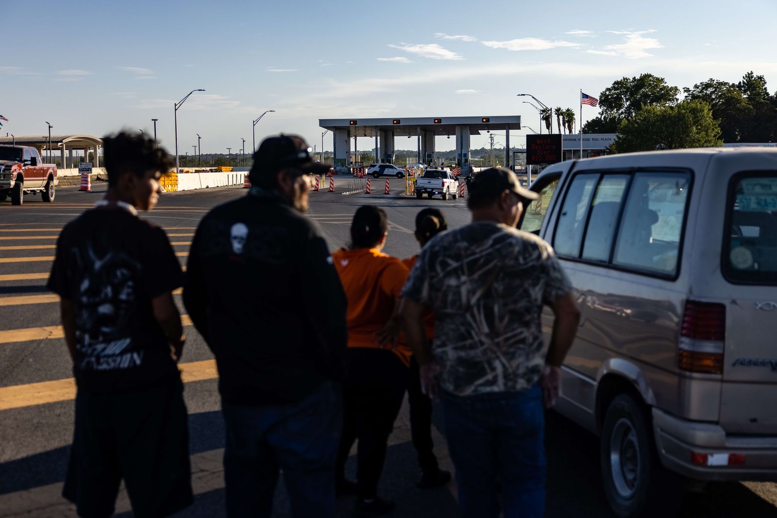 Large Migration Surge Crosses Rio Grande Into Del Rio, Texas - AFP
