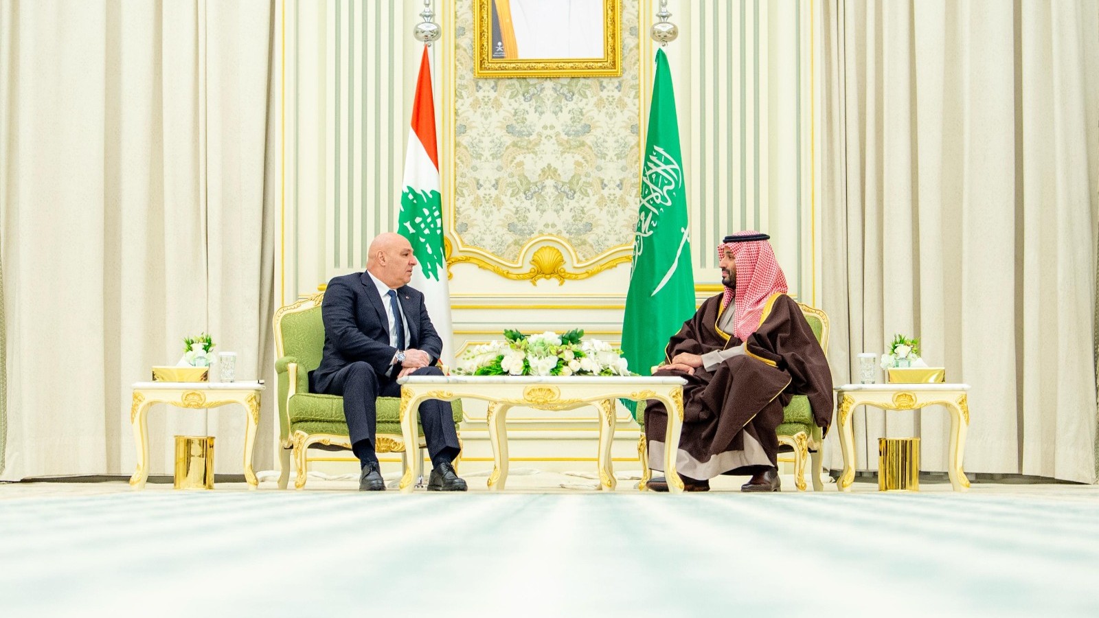 ولي العهد السعودي يتلقى اتصالاً هاتفياً من الرئيس اللبناني 