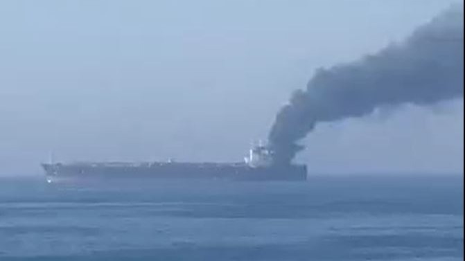شاهد محاكاة بالذكاء الاصطناعي لسيناريو غرق سفينة في مضيق هرمز