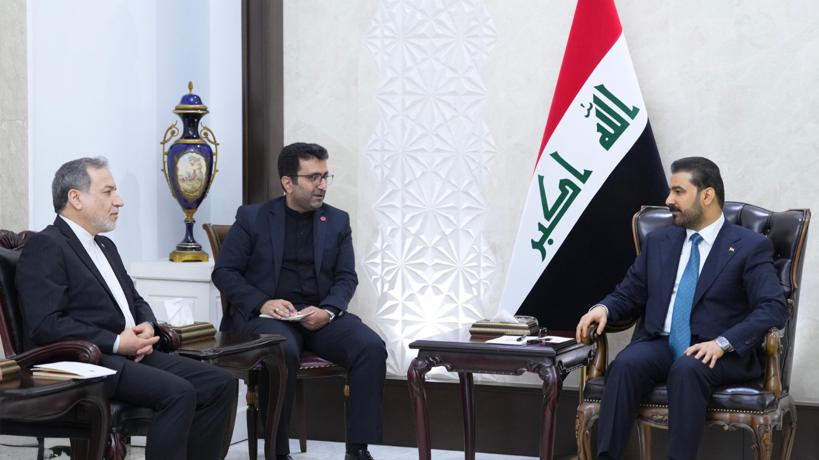 الزيدي لوزير خارجية إيران: العراق يقف مع أولوية إنهاء الحروب واعتماد الحوار