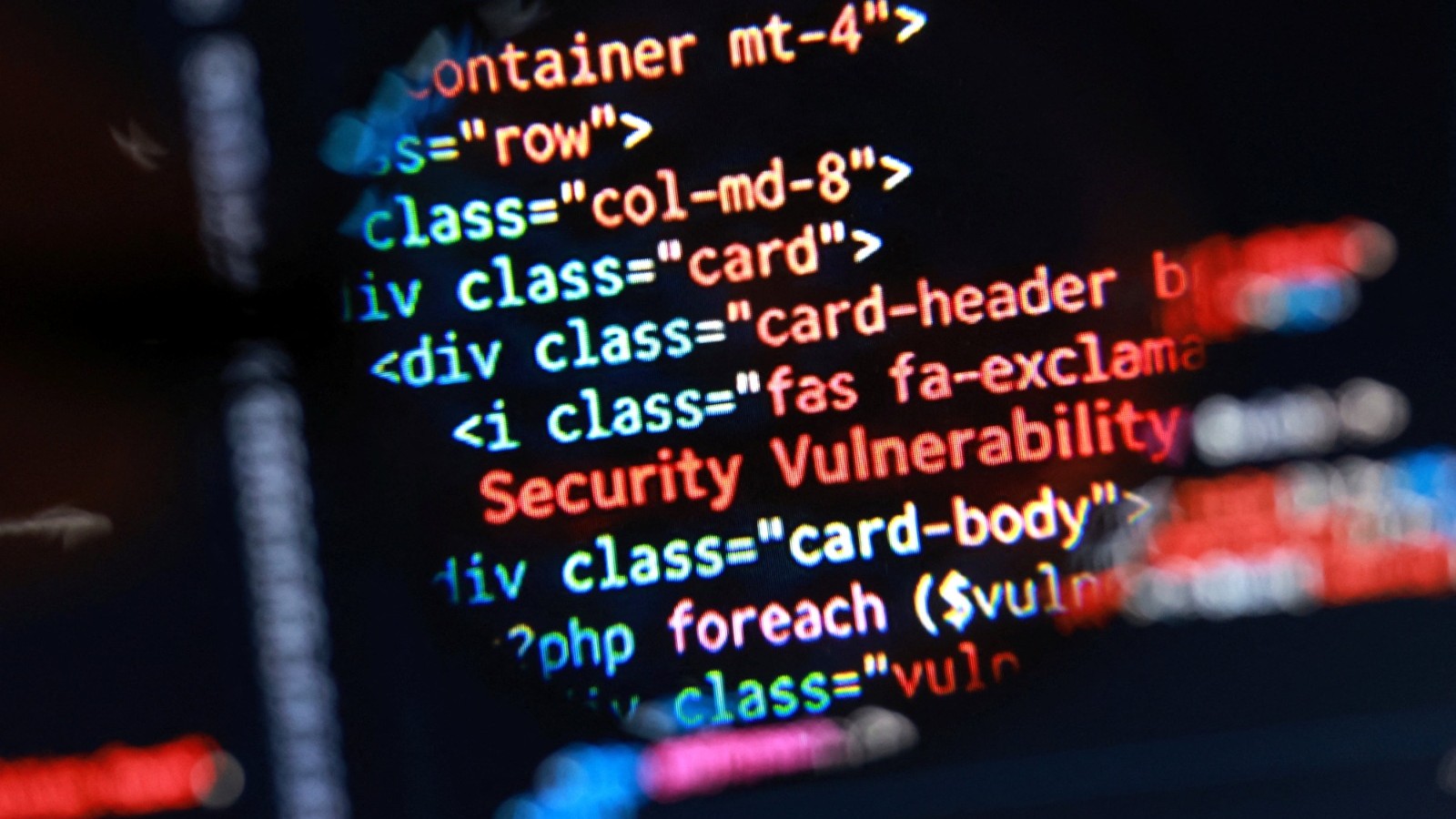 ثغرات PHP.. توقف 32 خدمة حكومية وتعطل 4 جزئياً في بريطانيا