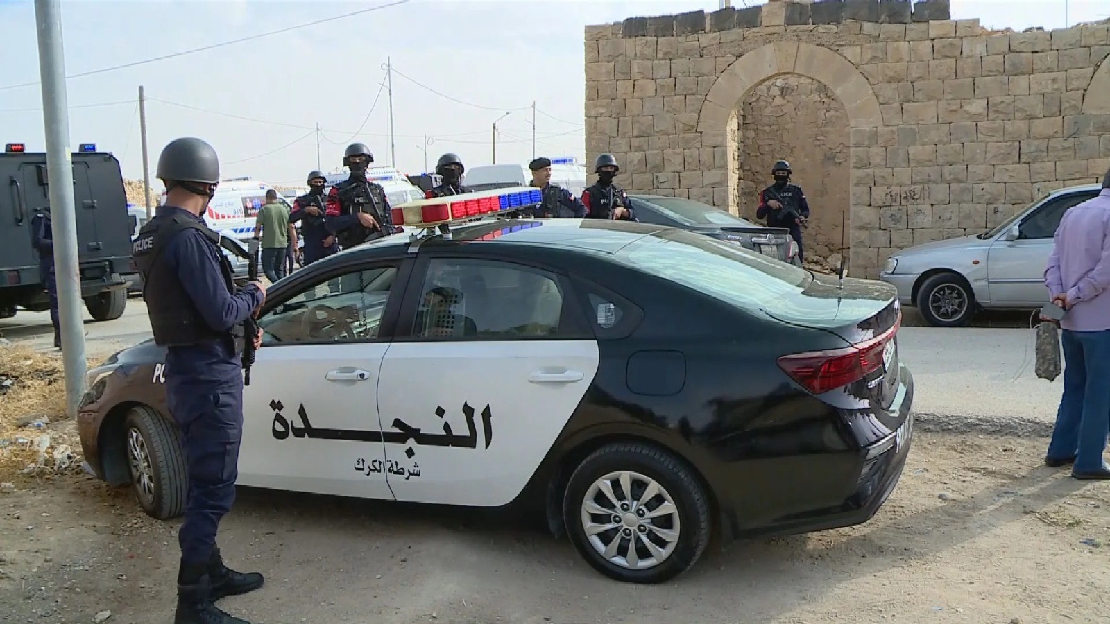 الأردن.. ضحايا ومصابون بإطلاق نار داخل كنيسة في الكرك