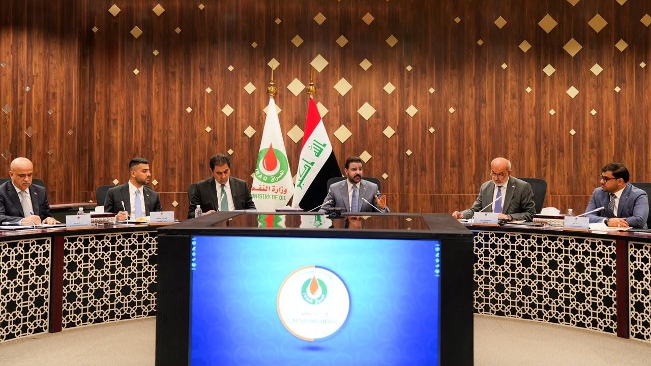 رئيس الوزراء العراقي يوجه بزيادة إنتاج النفط وتعظيم الإيرادات