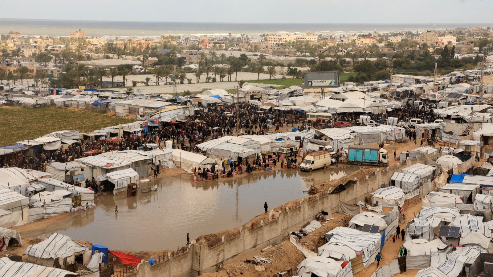 غزة تدخل "المرحلة الثانية" من خطة ترمب.. ولجنة لإدارة القطاع برئاسة علي شعث 