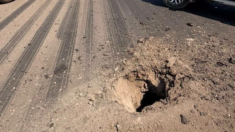 إصابات وأضرار مادية.. الحوثيون يستهدفون مطار عدن للمرة السادسة