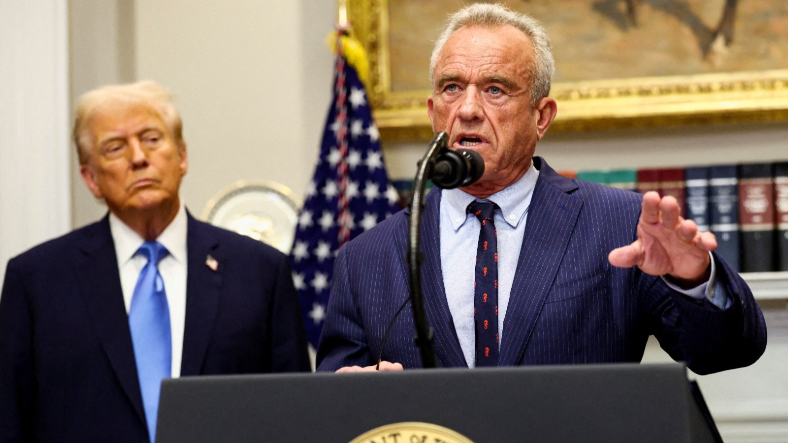 أميركا تخفض اللقاحات الموصى بها لكل طفل وسط انتقادات الأطباء