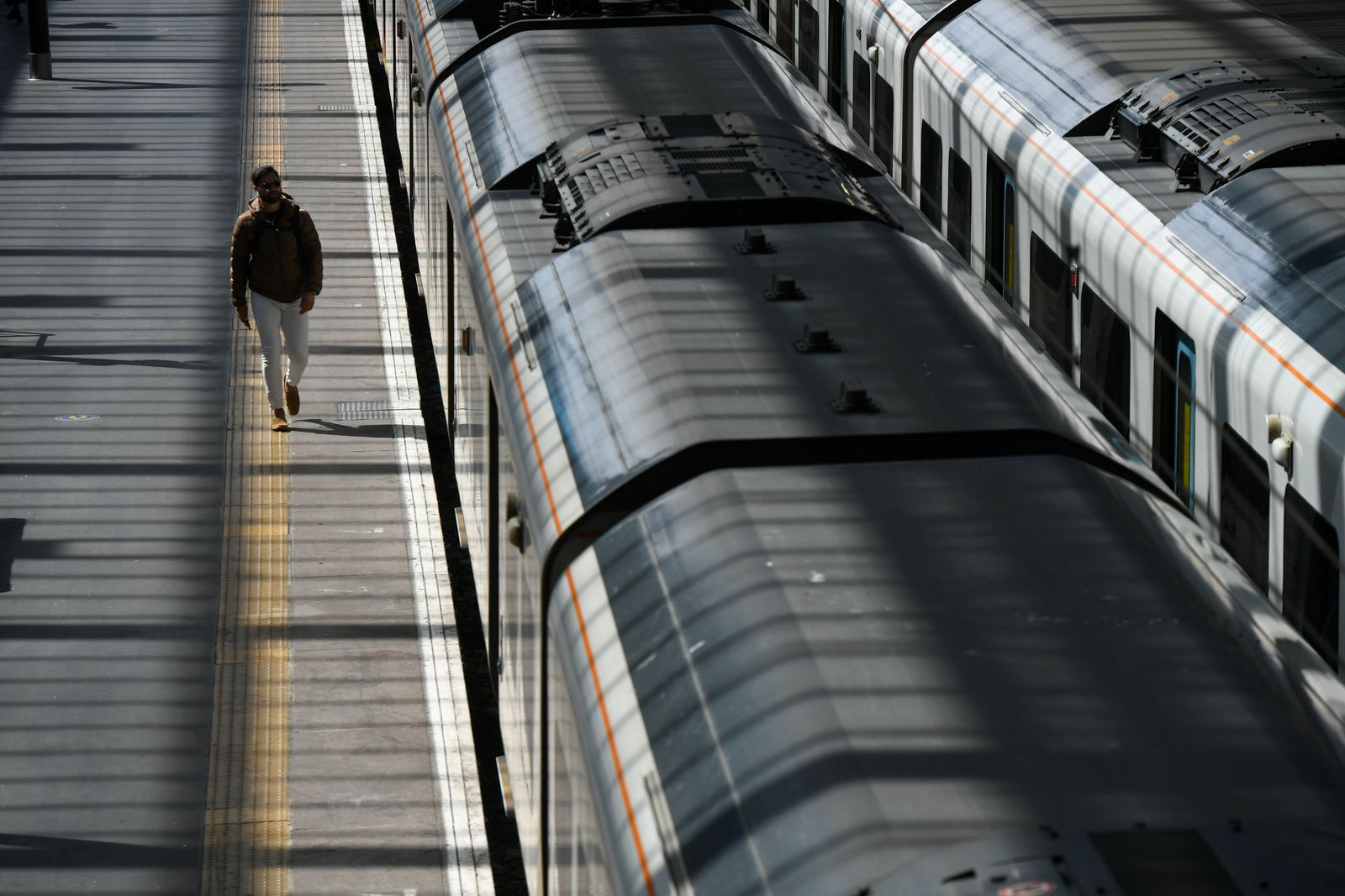 UK Rail Workers Begin Biggest Rail Strike In Three Decades - Bloomberg