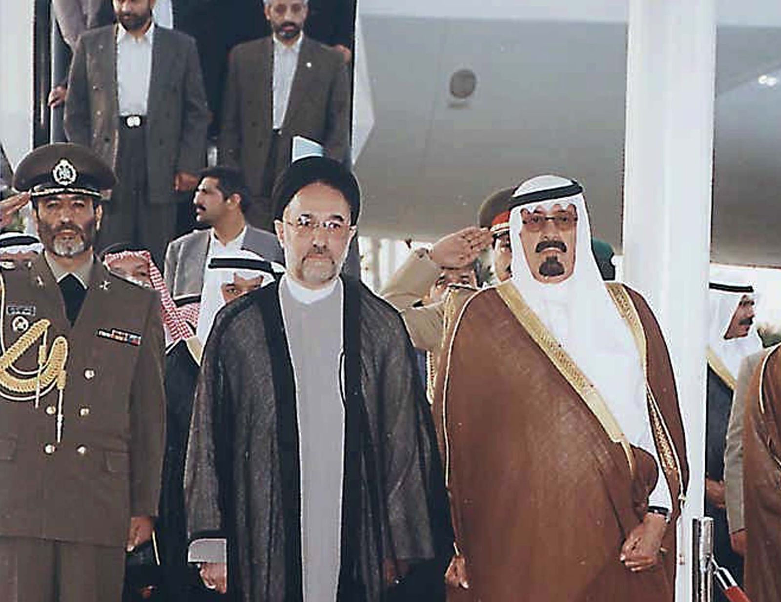 الرئيس الإيراني محمد خاتمي يصل إلى السعودية في أول زيارة لرئيس إيراني منذ عام 1979. 15 مايو 1999 - REUTERS