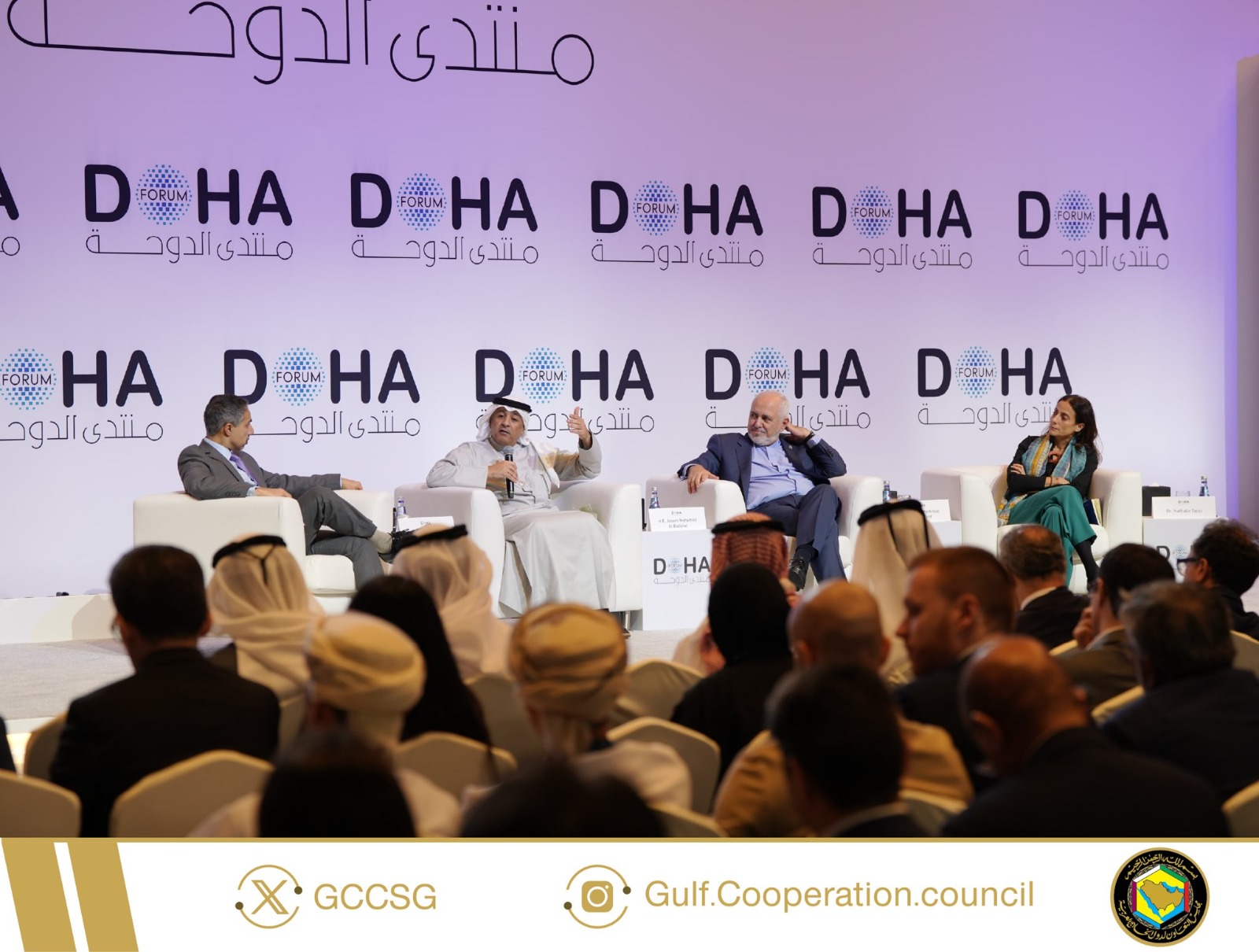 جانب من مشاركة الأمين العام لمجلس التعاون لدول الخليج العربية جاسم البديوي في منتدة الدوحة. 6 ديسمبر 2025