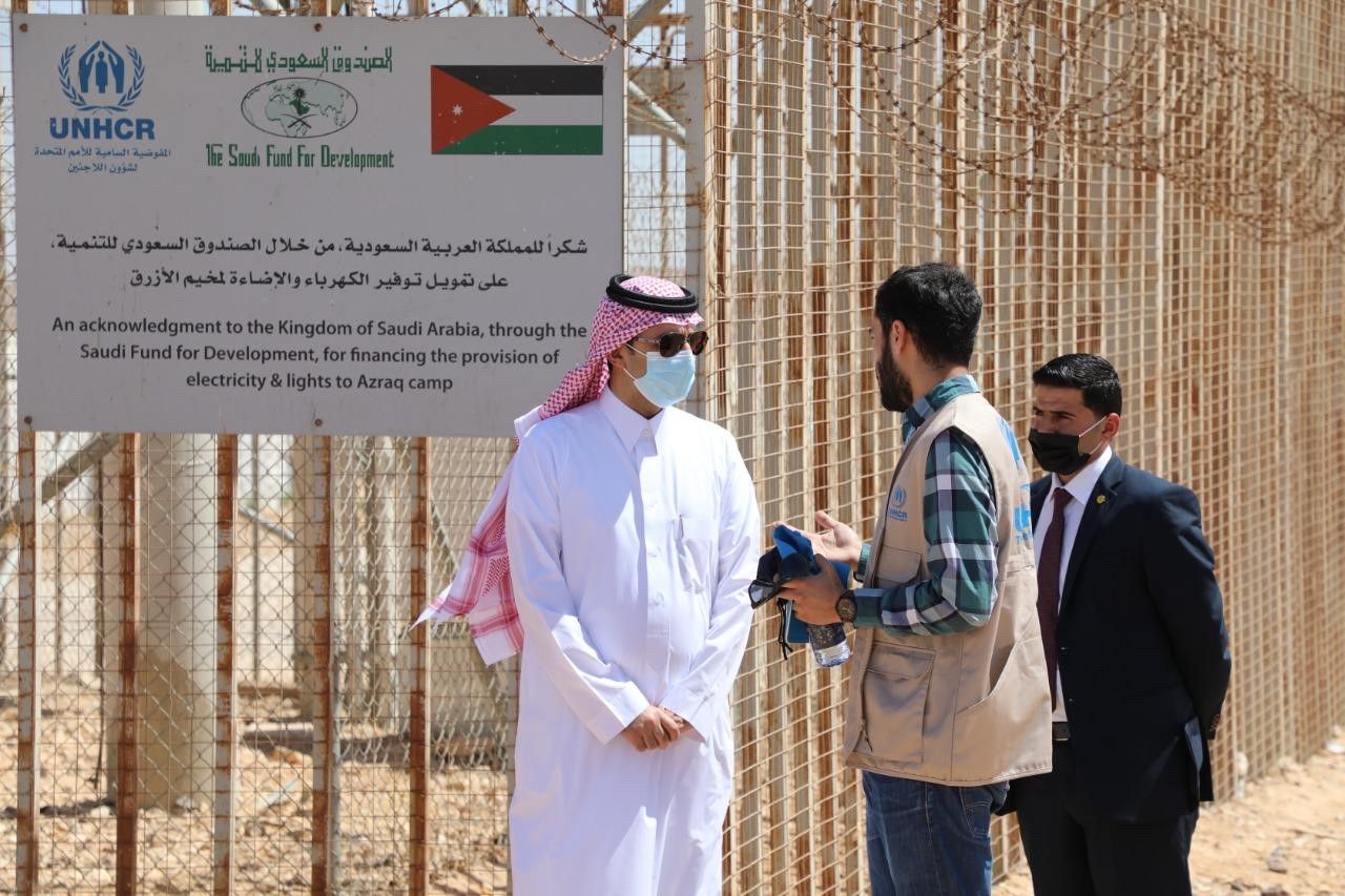  الرئيس التنفيذي للصندوق السعودي للتنمية سلطان بن عبدالرحمن المرشد خلال تدشين مشروع تطوير شبكة الكهرباء في مخيم الأزرق للاجئين السوريين بالأردن 7 يوليو 2021 - الشرق