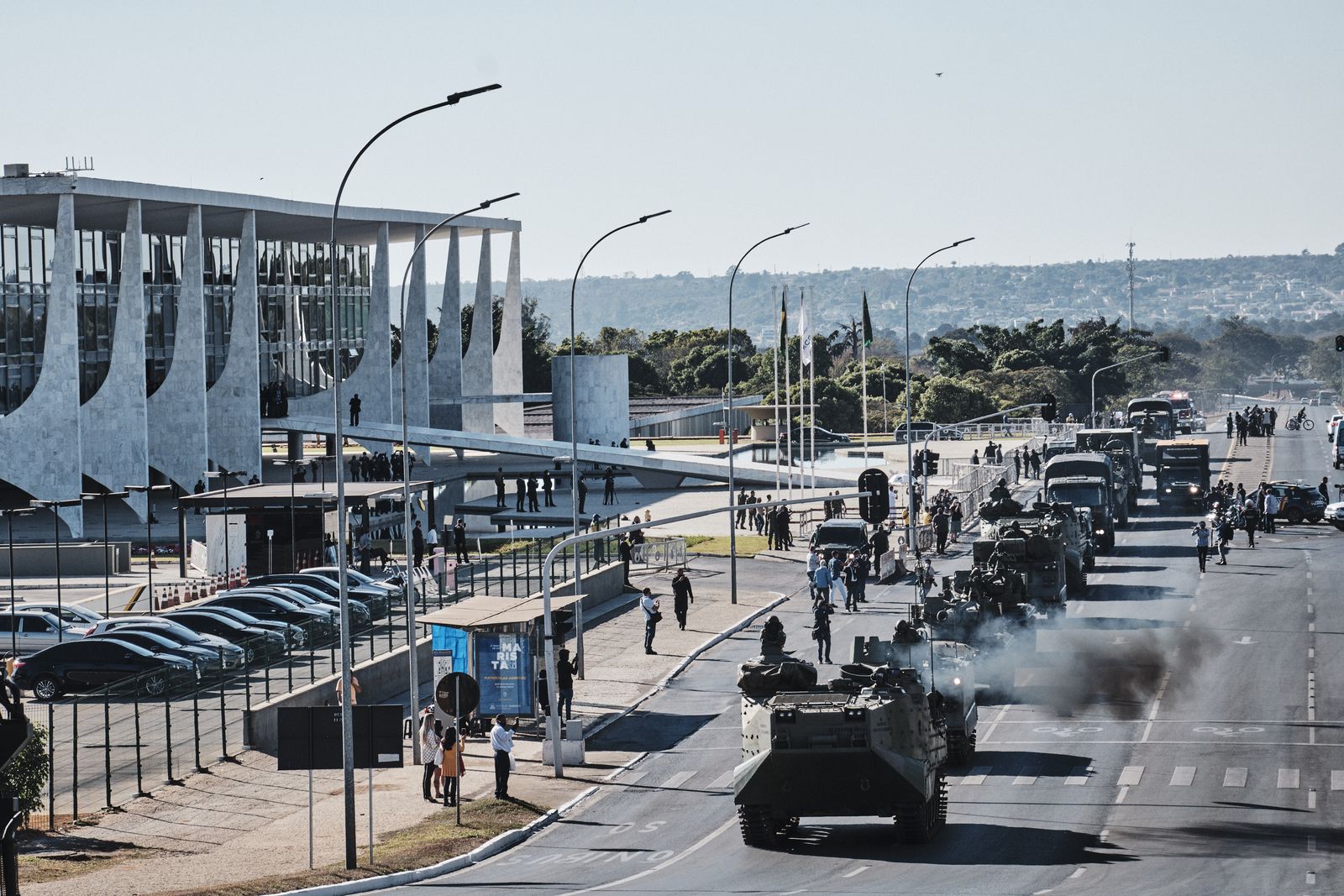 الدبابات تجول في شوارع العاصمة برازيليا قبل التصويت في البرازيل. 10 أغسطس 2021 - Bloomberg