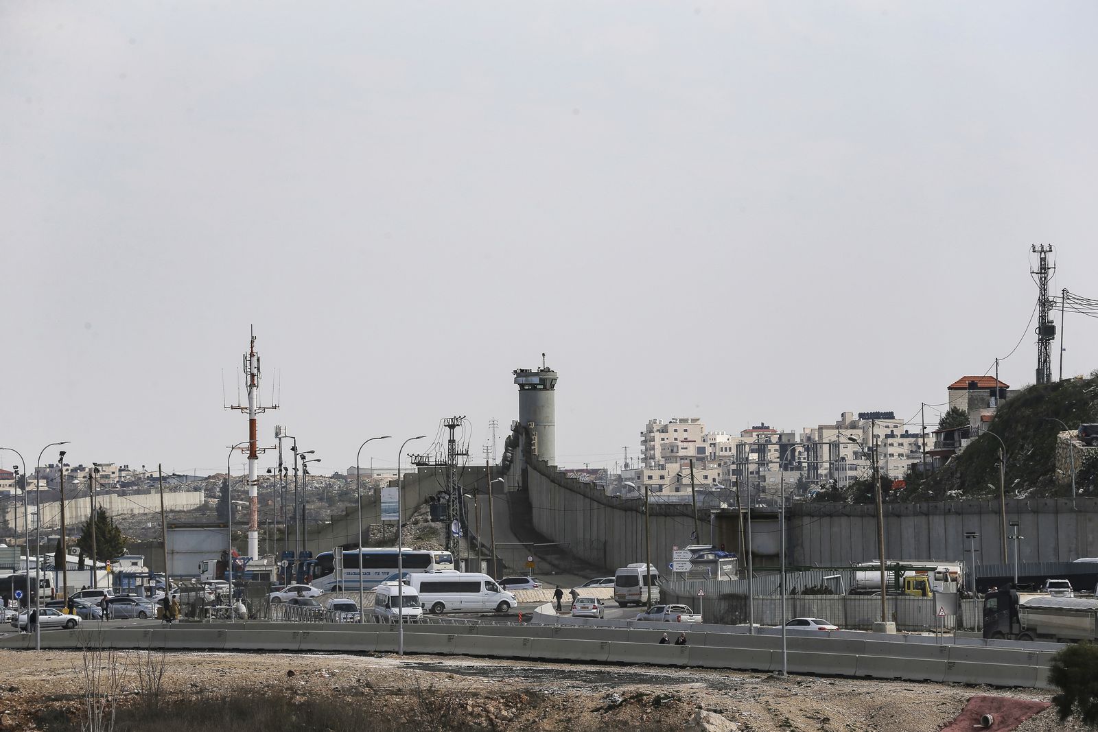 منظر عام لبلدة كفر عقب ضواحي القدس وجدار الفصل الإسرائيلي، 3 فبراير 2020  - Anadolu Agency via Getty Images