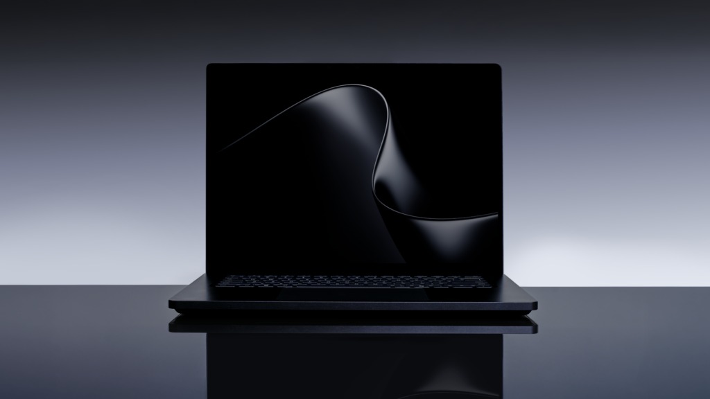حاسوب Surface Ultra الجديد