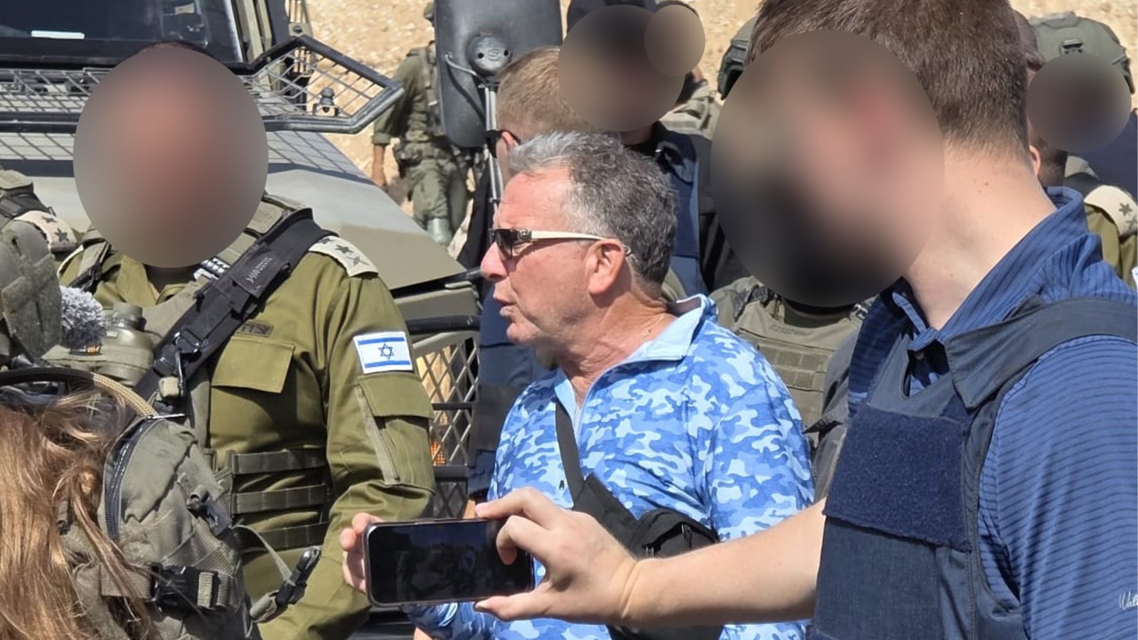 صورة نشرها مراسل فوكس نيوز لزيارة المبعوث الأميركي ستيف ويتكوف للقوات الإسرائيلية في غزة، 11 أكتوبر 2025