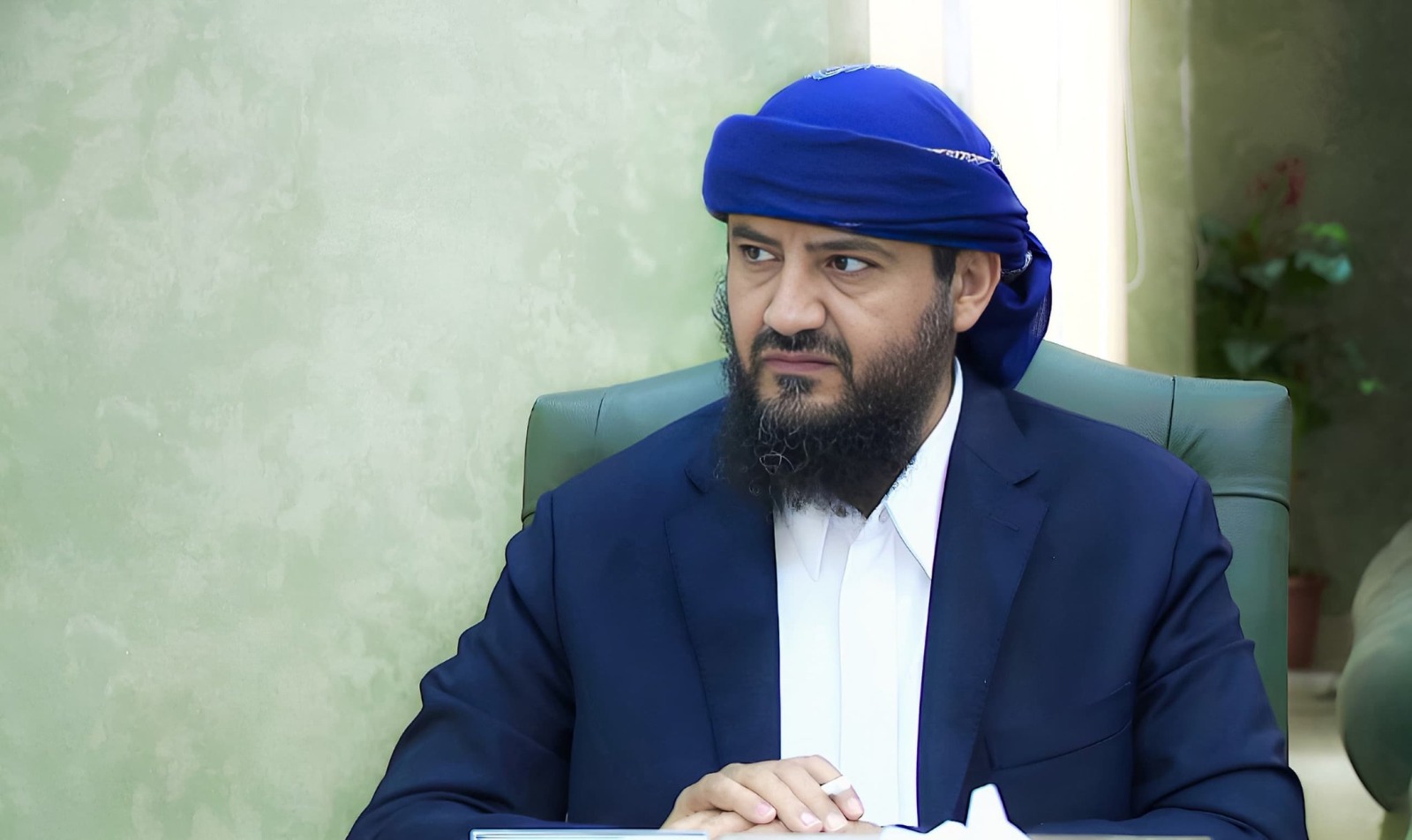 المحرمي يدعو القوات اليمنية إلى مواصلة القتال ضد الحوثيين ويشيد بدعم التحالف