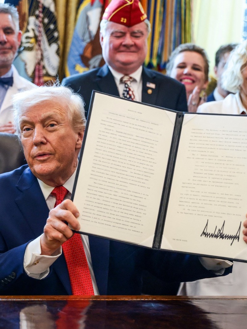 الرئيس الأميركي يخفف القيود عن الماريجوانا دون السماح باستخدامها الترفيهي 