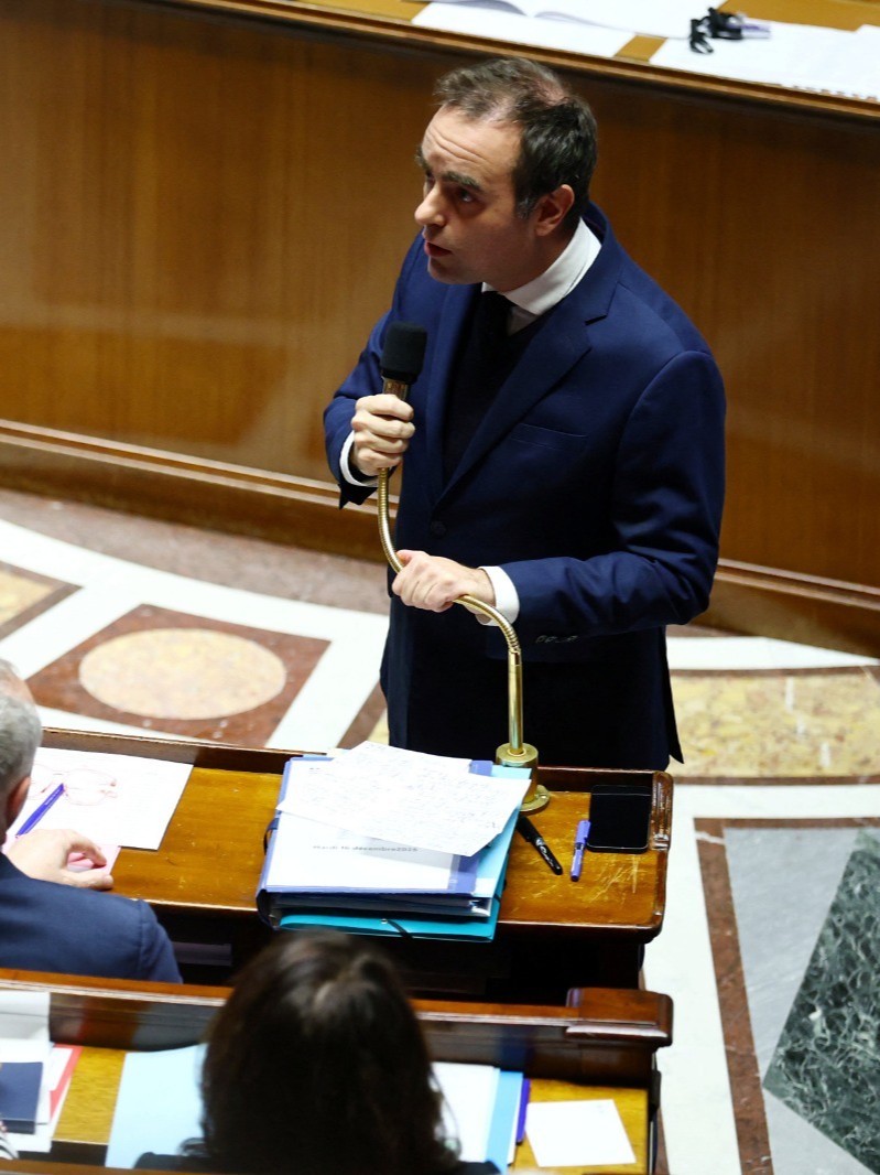 فرنسا.. فشل إقرار "ميزانية 2026" يهدد خطط الدفاع ويزيد الضغوط على لوكورنو 