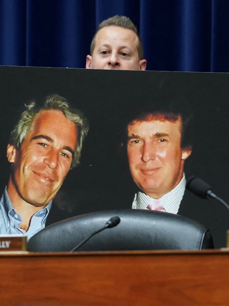 700 ألف وثيقة.. إدارة ترمب تحتاج أسبوعاً إضافياً لنشر جميع ملفات إبستين 