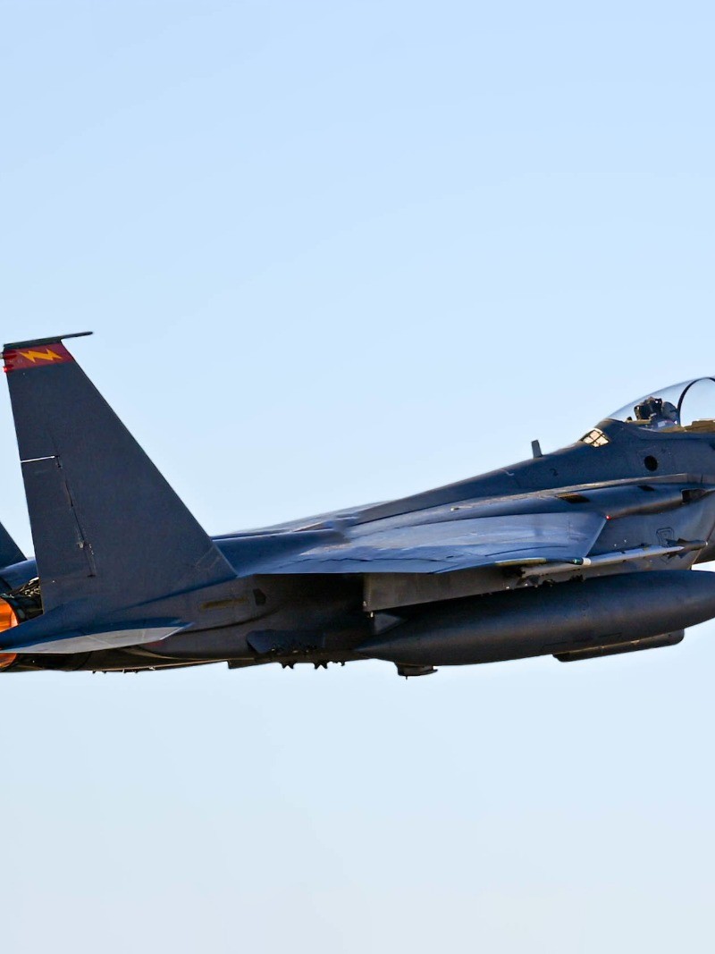 أميركا تنقذ الطيار الثاني المفقود بعد إسقاط مقاتلة F-15 في إيران عاجل 