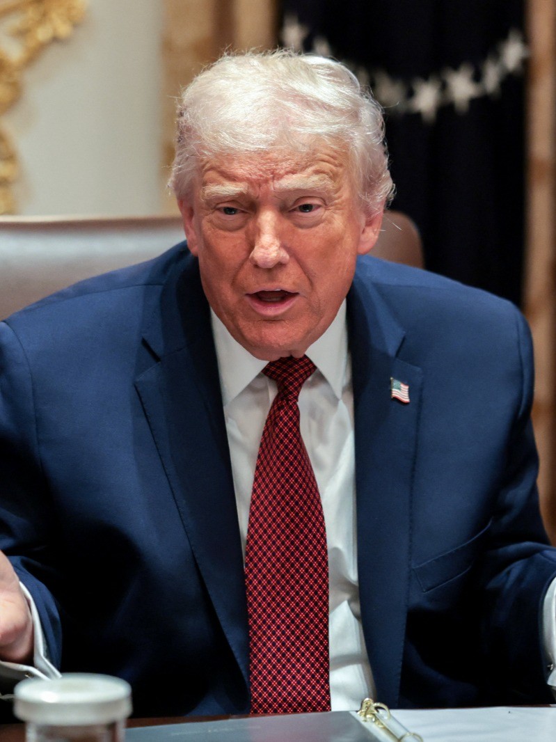 ترمب يحضر مراسم إعادة جثماني جنديين أميركيين سقطا في "هجوم تدمر" بسوريا 