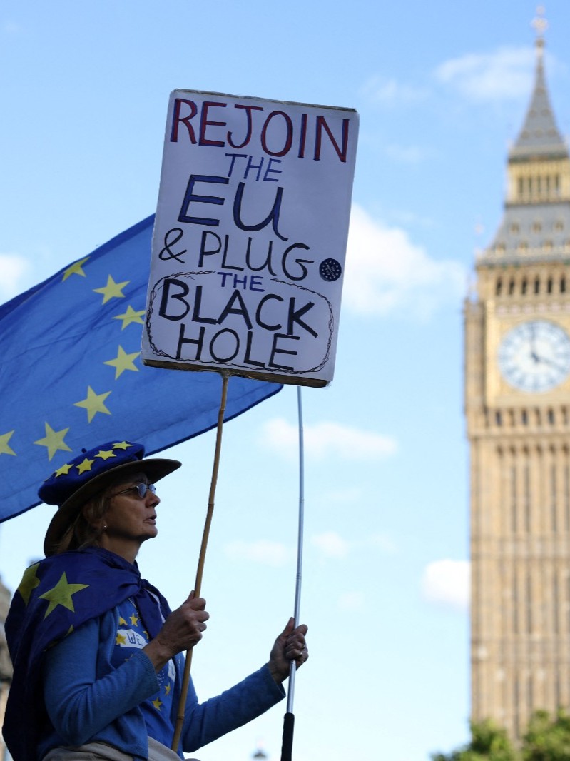 بعد غياب منذ "بريكست".. بريطانيا تعود لبرنامج "إيراسموس" الأوروبي 