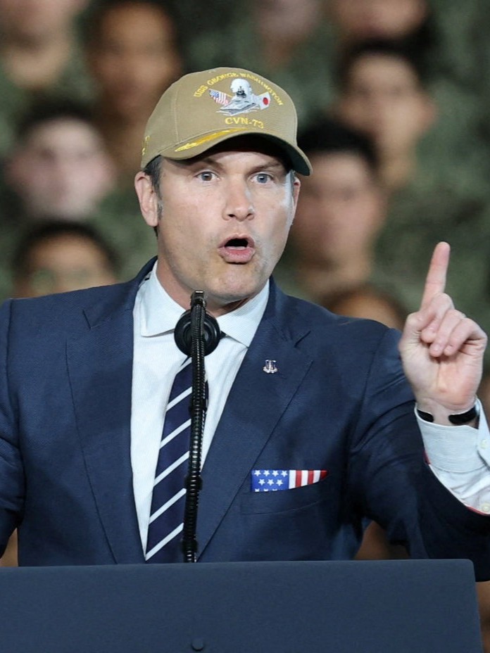 تحذيرات في الكونجرس من احتمال تورط وزير الدفاع الأميركي في "جريمة حرب" 