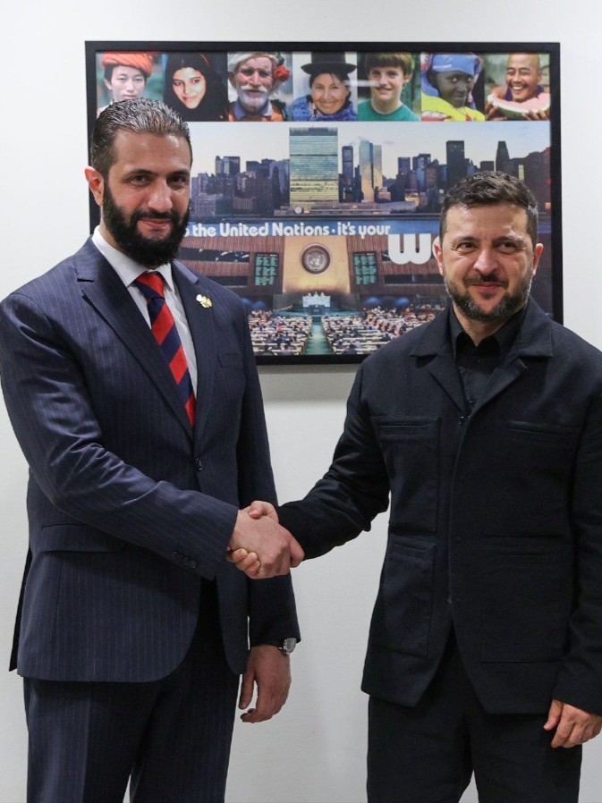 زيلينسكي يزور سوريا لأول مرة ويبحث مع الشرع قضايا الدفاع عاجل 